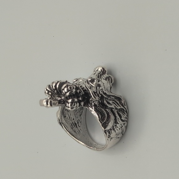 NWOT Silver Toned Lion King Head Ring with Crown Stainless Steel - Picture 6 of 12